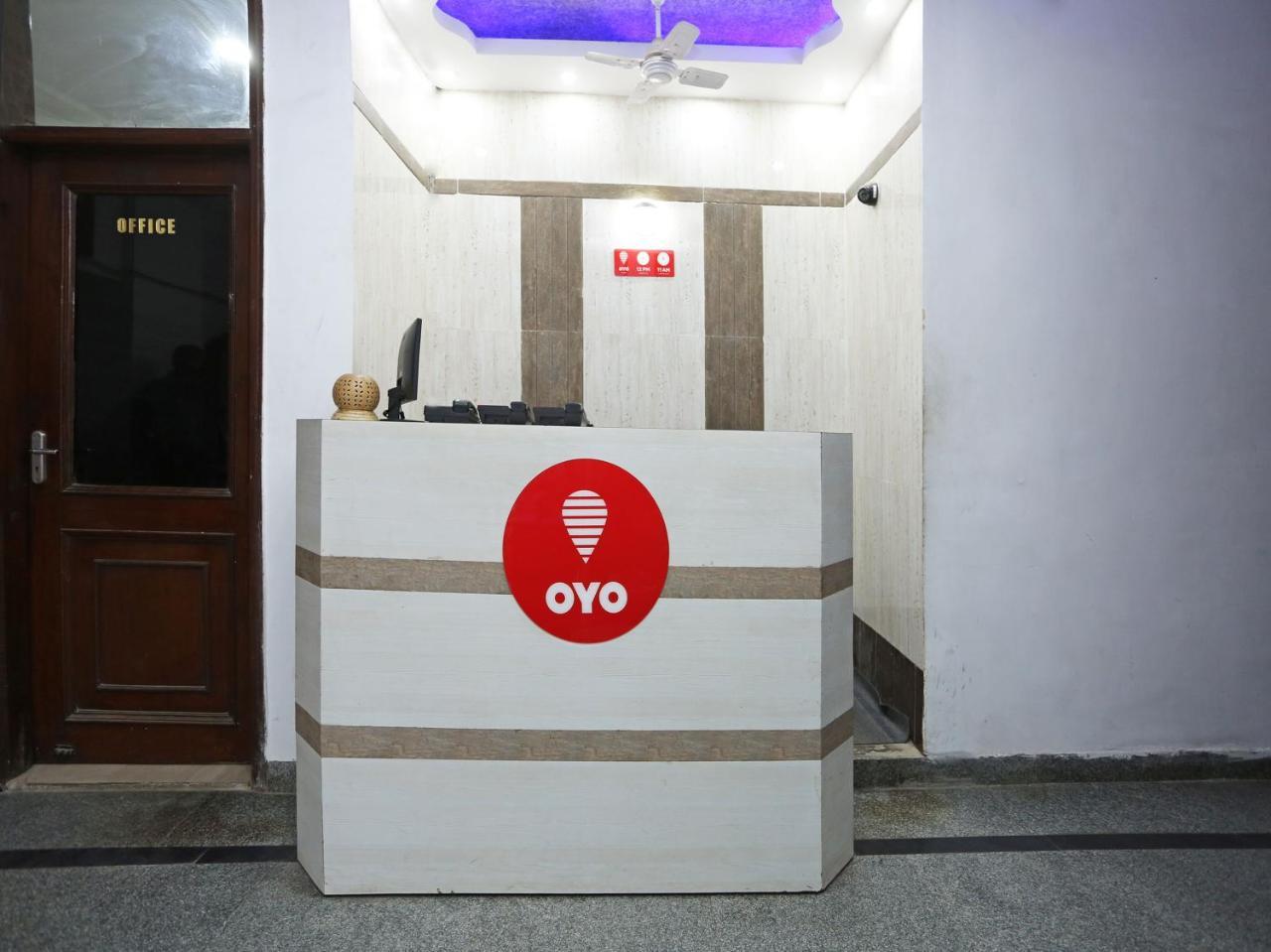 Oyo 472 Hotel Sareen Nova Deli Exterior foto