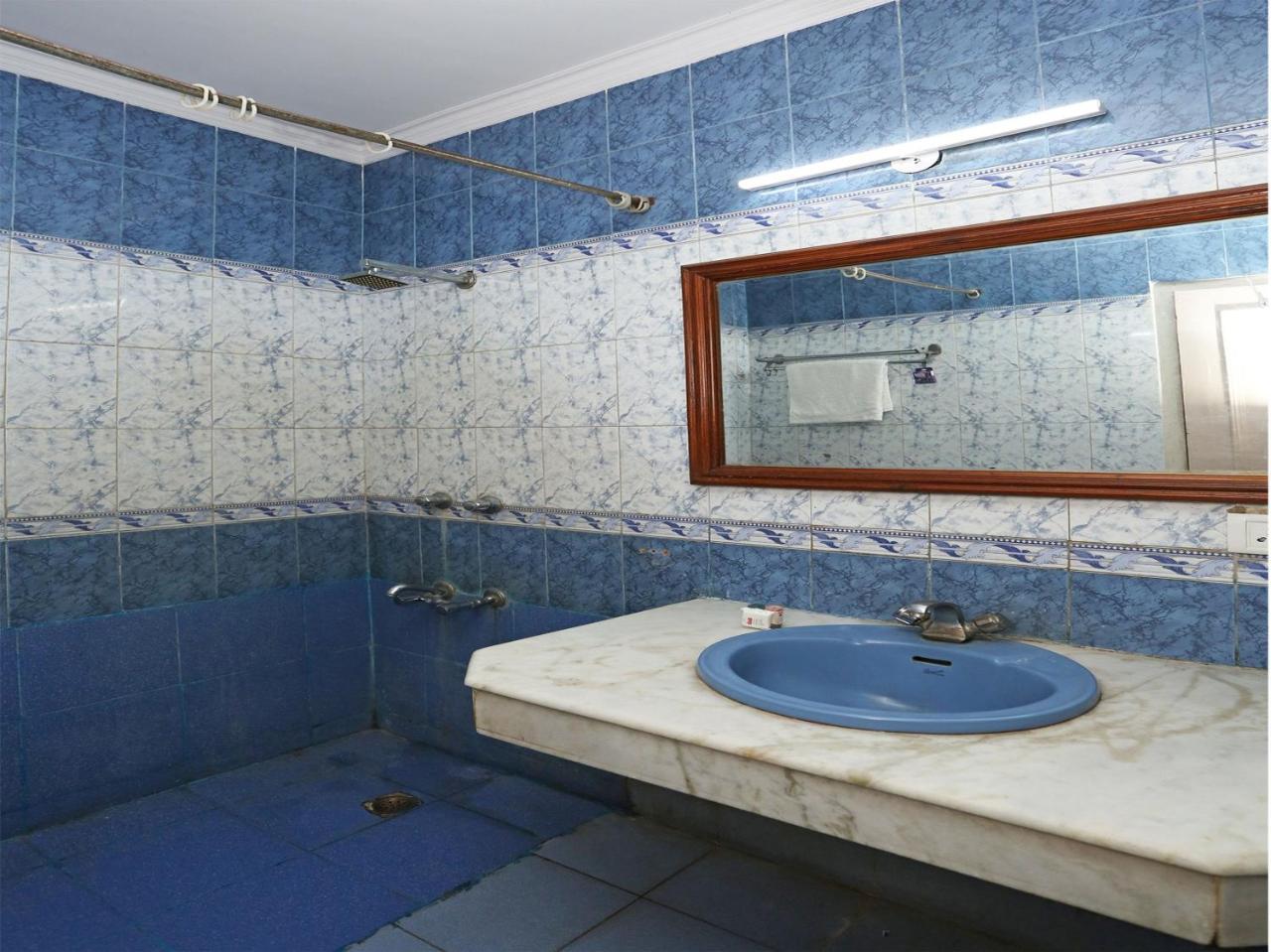 Oyo 472 Hotel Sareen Nova Deli Exterior foto