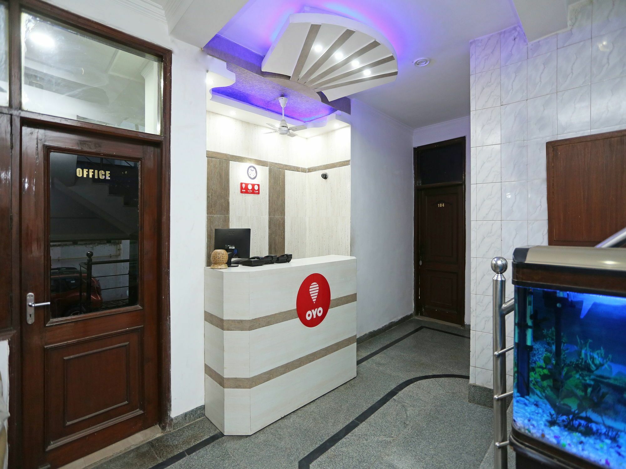 Oyo 472 Hotel Sareen Nova Deli Exterior foto
